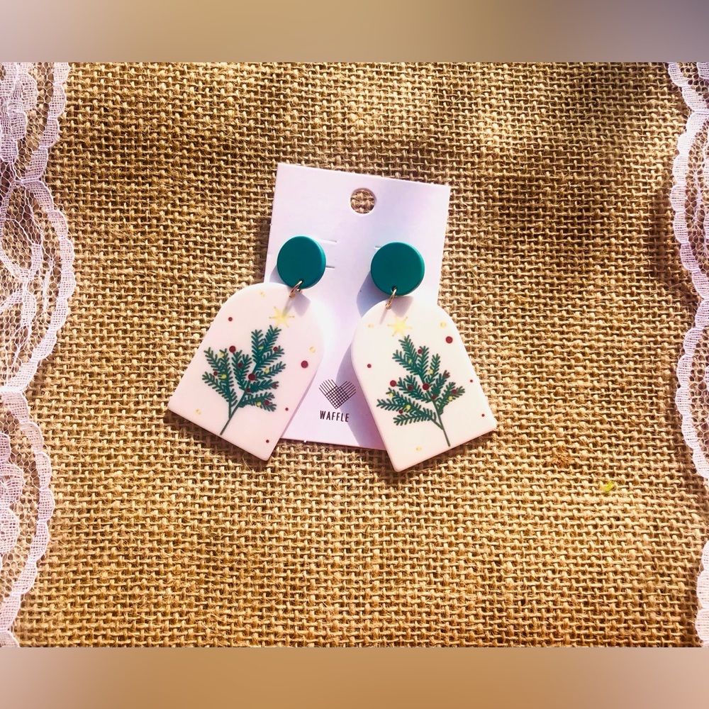 New Waffle Brand Christmas Tree Earrings